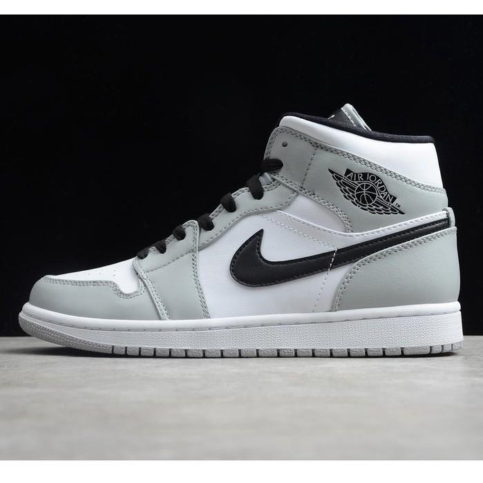 Tenis para Básquetbol Air Jordan 1 Mid Light Smoke de Hombre